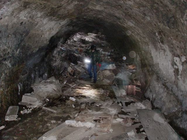 比与字地下壕南側残留物、零式雷撃照準機三型計算板他 | とある戦跡と