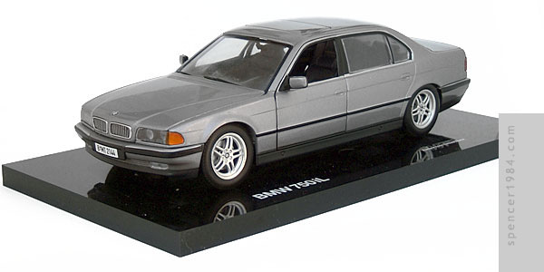 Paul's Model Art 007 Tomorrow Never Dies BMW 7 Series (750iL