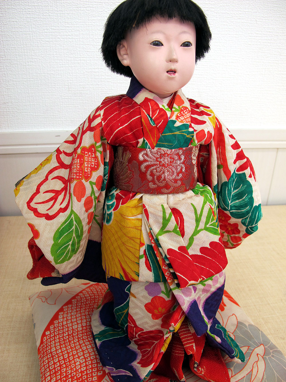 市松人形の最高峰 永徳斎の三つ折れです。男の子です