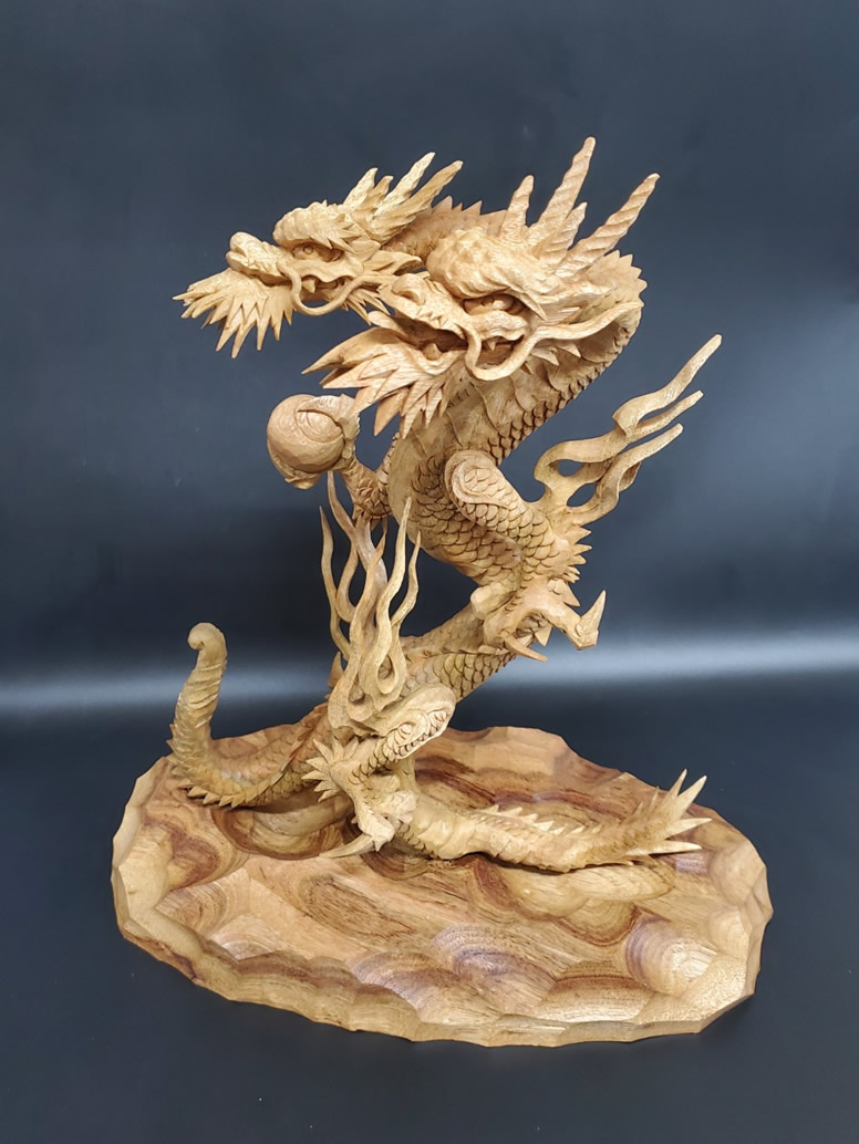 木彫りの龍