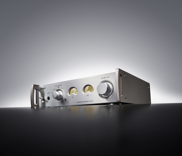 AX-501 | FEATURES | TEAC | International Website