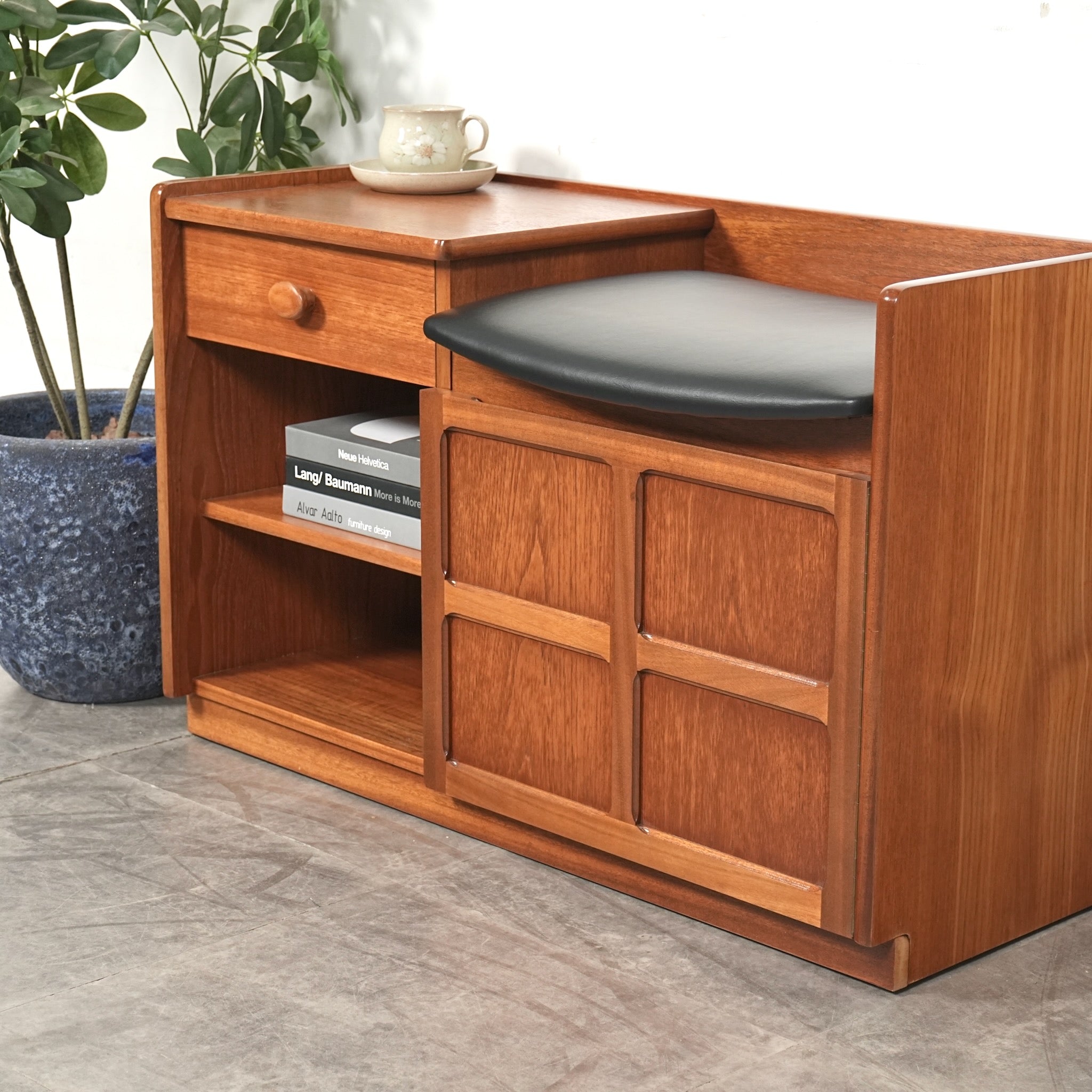 NATHAN】ヴィンテージ テレフォンベンチ【張替済】 – TIME HYPE