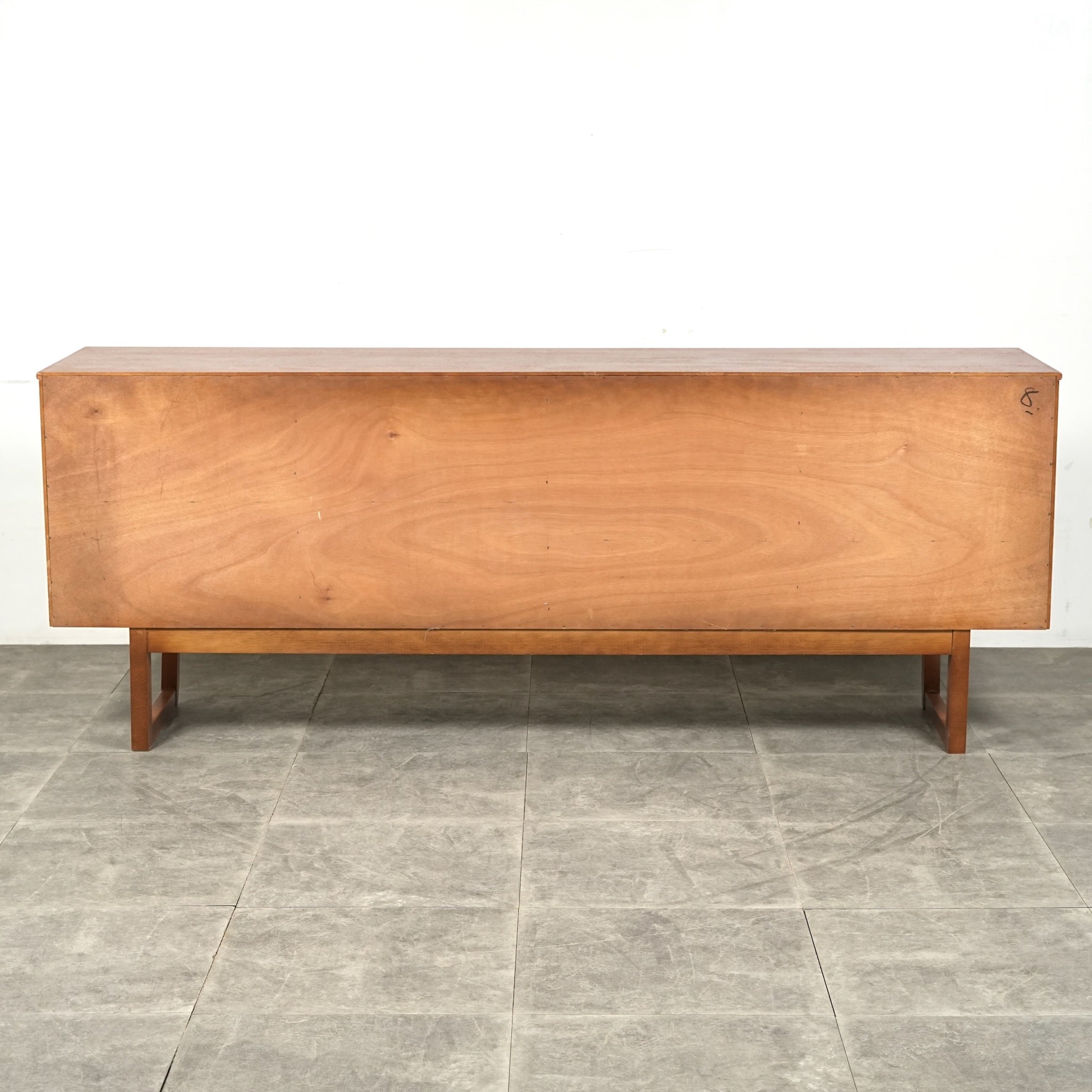 Beautility】ヴィンテージ サイドボード – TIME HYPE