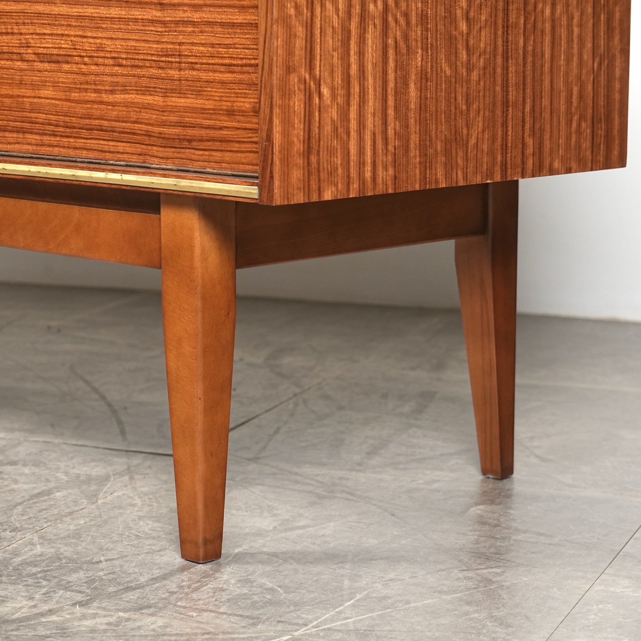 イギリスヴィンテージ サイドボード – TIME HYPE