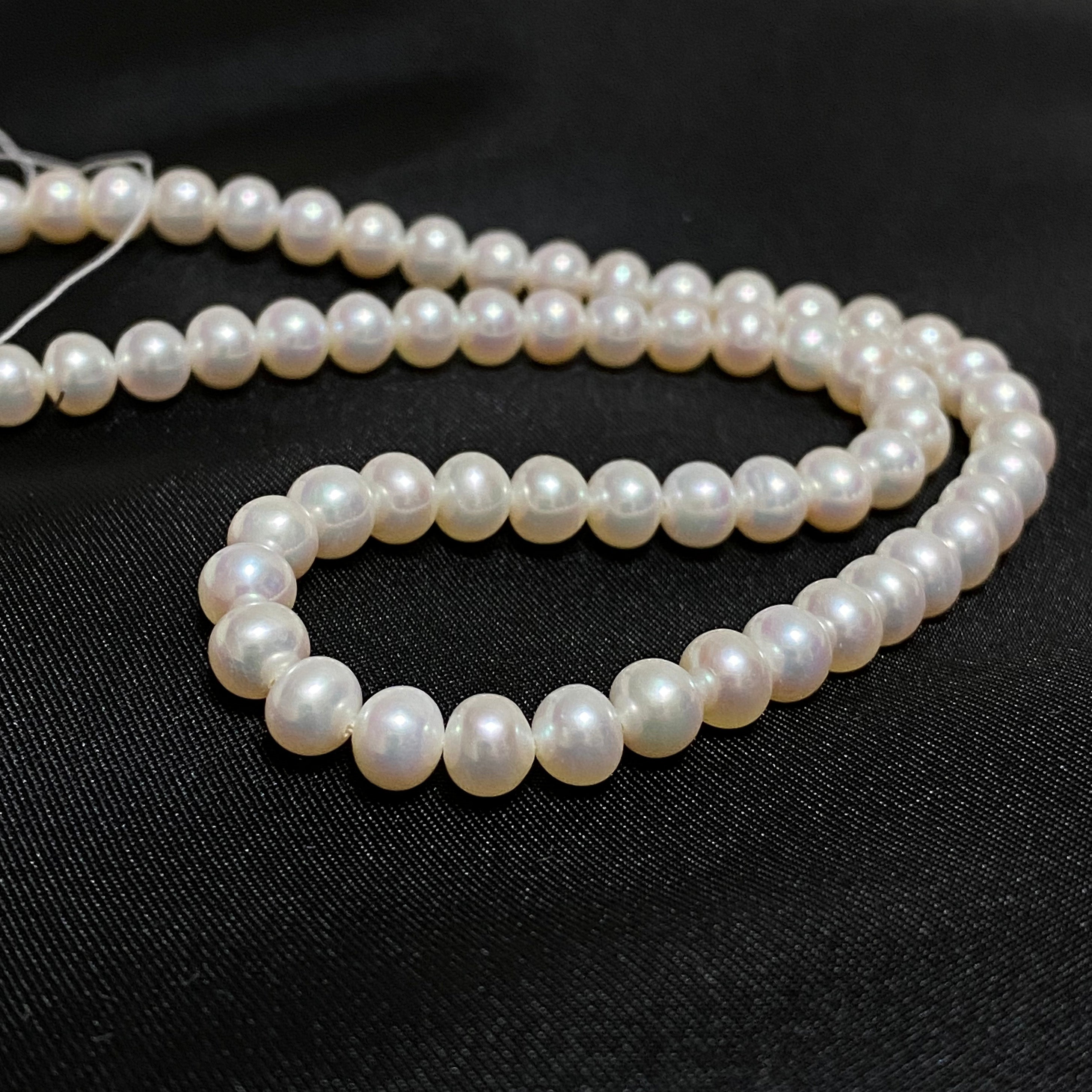 陶芸作品 陶人形シリーズ作品① 陶彫刻 淡水パールネックレスを装着