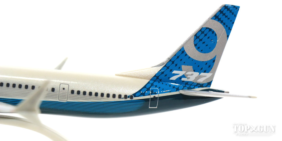 Herpa Wings 737 MAX 9 Boeing House Color (Snap-in model, stand
