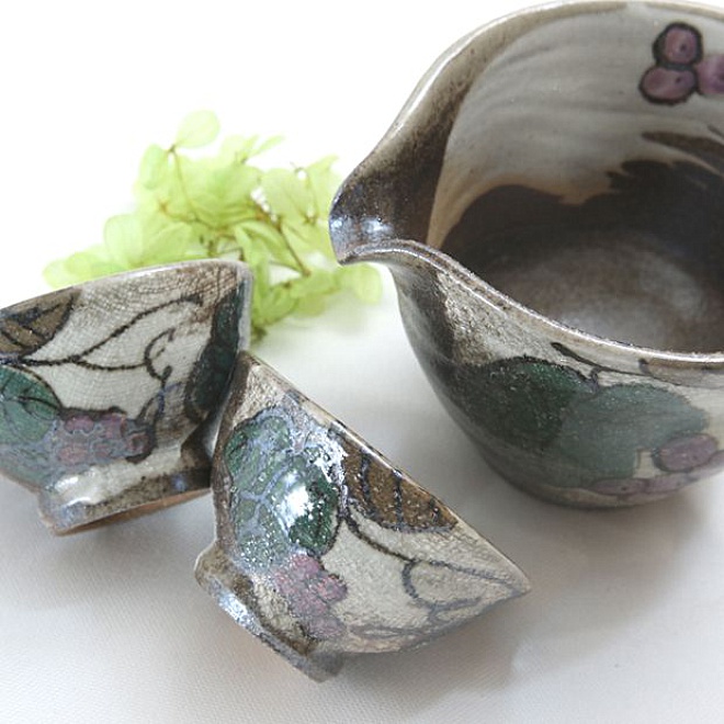 ぶどう模様の器 | 益子焼窯元よこやま