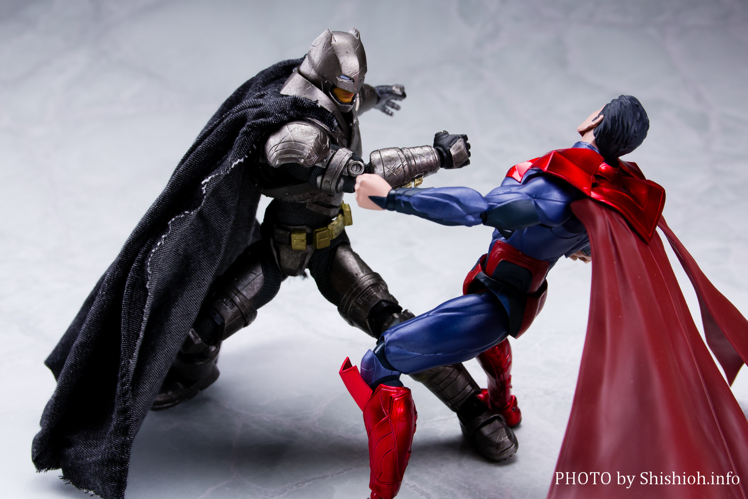 レビュー】MAFEX アーマードバットマン