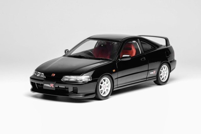 MOTORHELIX 1/18 ホンダインテグラtypeR MOTORHELIX 1/18 ホンダ