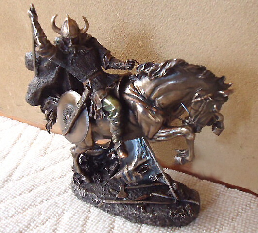 戦馬に乗る 北欧彫像置物フィギュア 真鍮 インテリア 戦馬に乗る 北欧