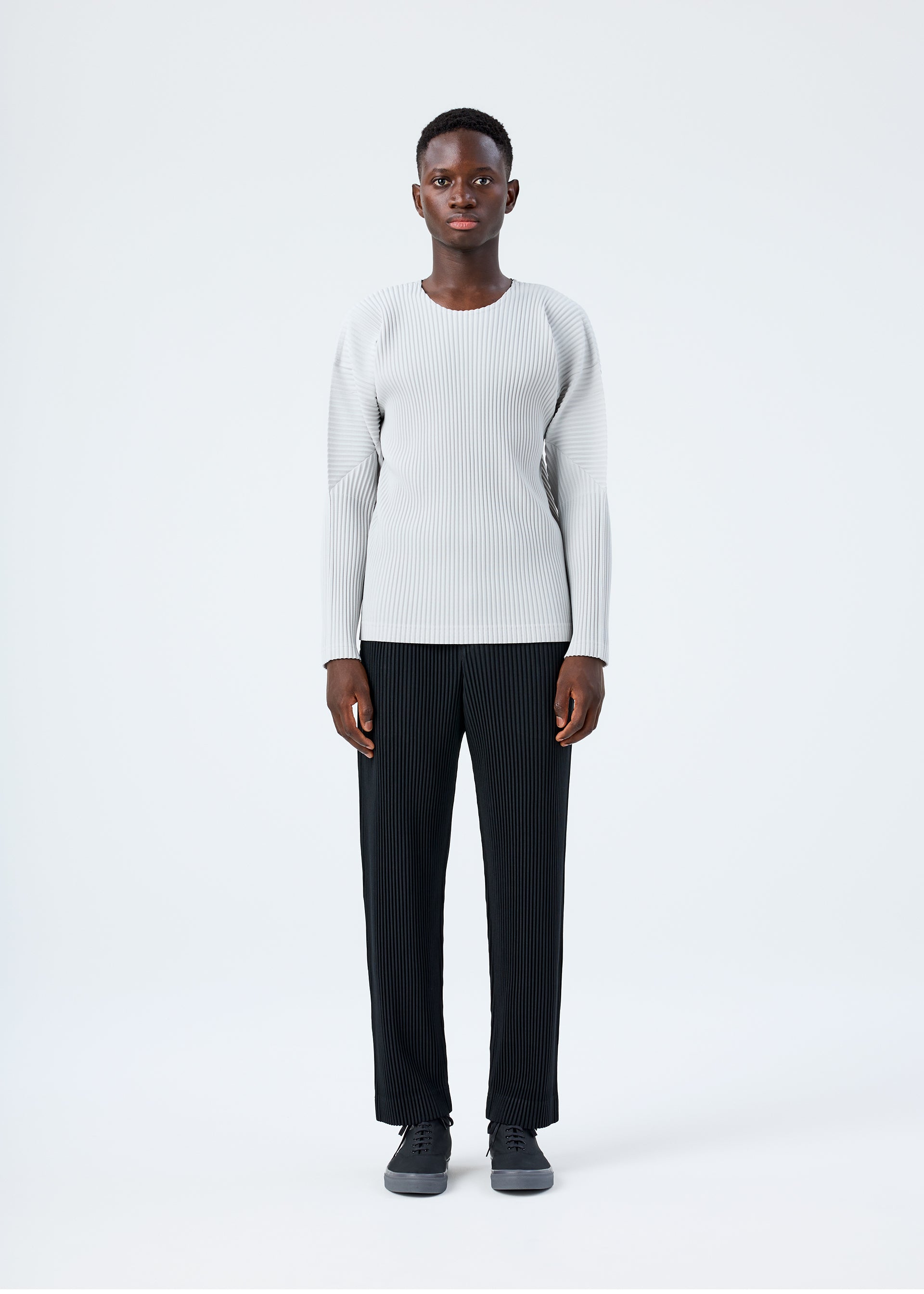 HOMME PLISSÉ ISSEY MIYAKE BASICS SERIES – ISSEY MIYAKE ONLINE STORE