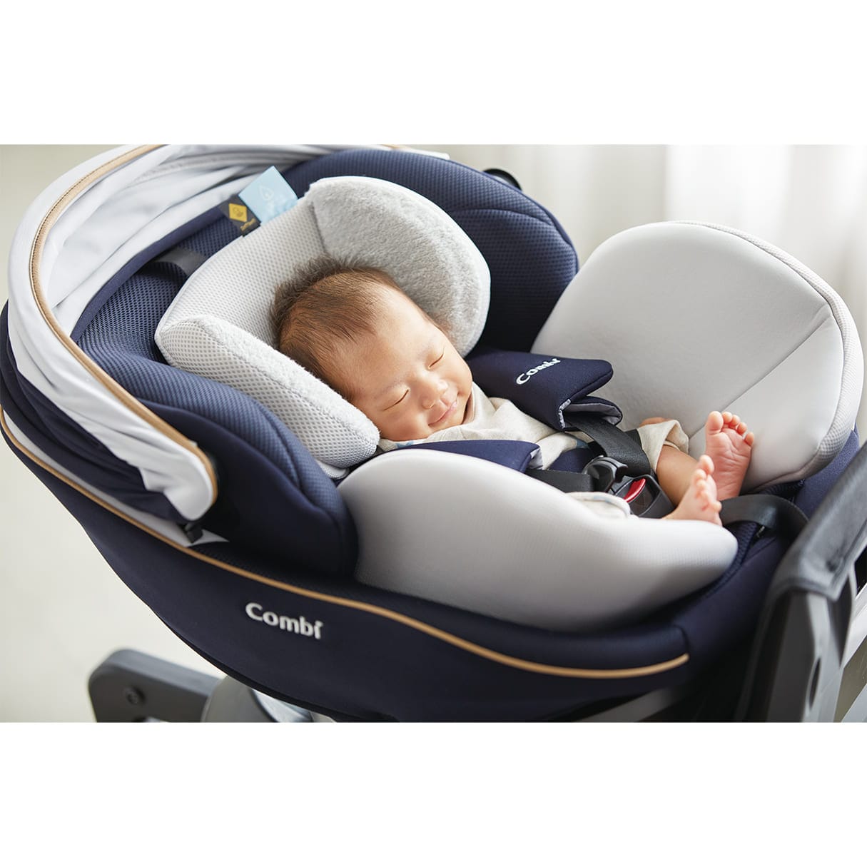 コンビ COMBI クルムーヴ スマート ISOFIX エッグショック 人気 Neo