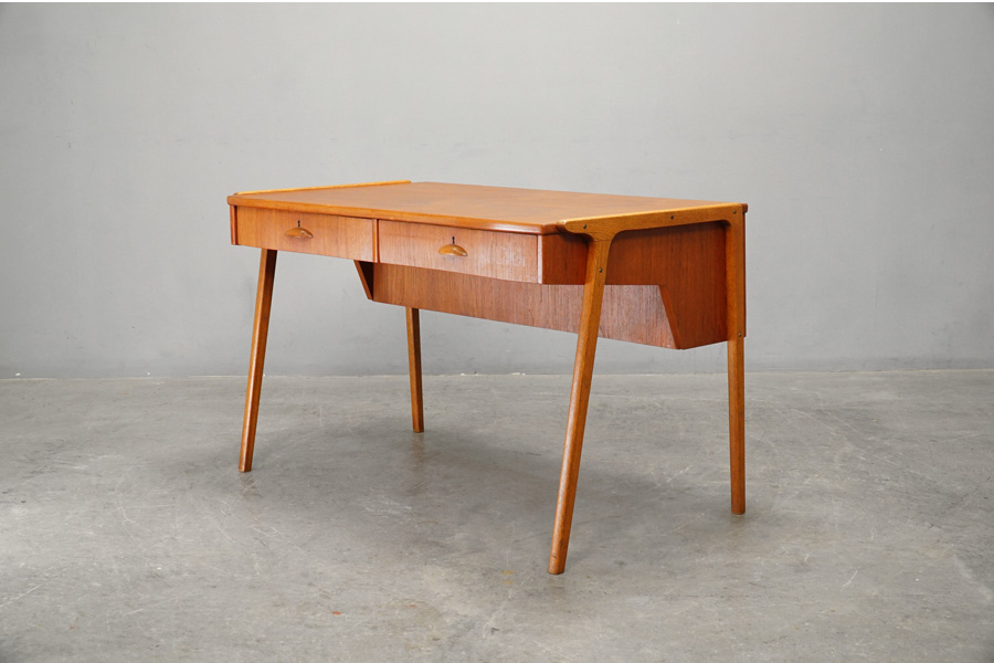 1900年代オーク材のスクールデスク（机） フランスアンティーク家具