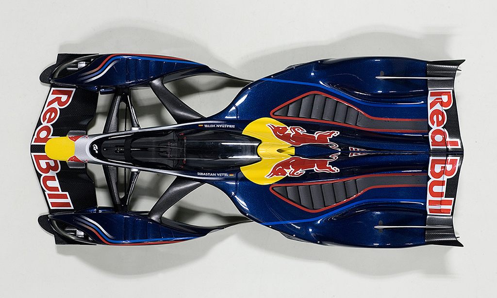 オートアートが「レッドブル X2014 ファンカー」の1 / 18精密ダイ
