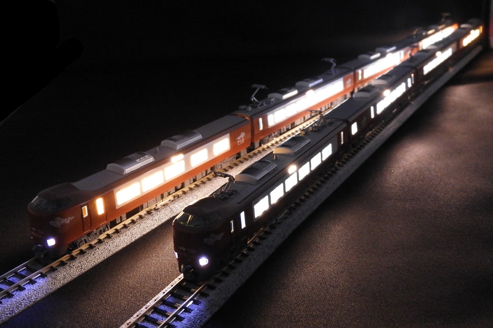 KATO鉄道模型オンラインショッピング 273系「やくも」 8両セット ※特別