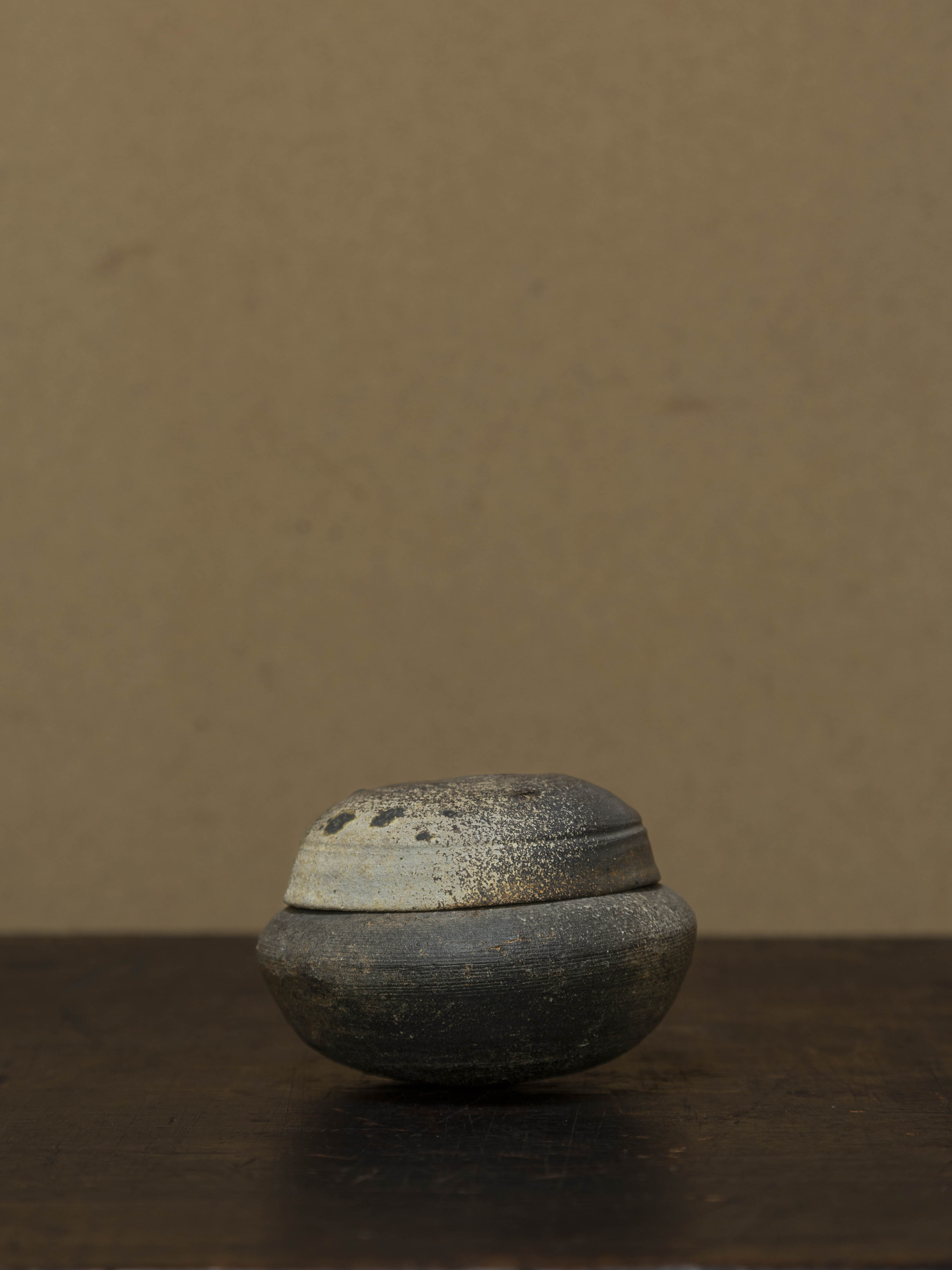 43 須恵蓋付小壺 | 花と器と 高木孝 | ブログ | 工芸青花 kogei-seika