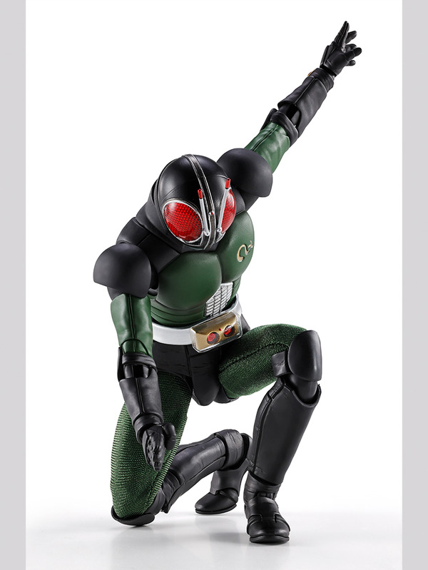 リボルケインが青白く輝く！「S.H.Figuarts（真骨彫製法）仮面ライダー