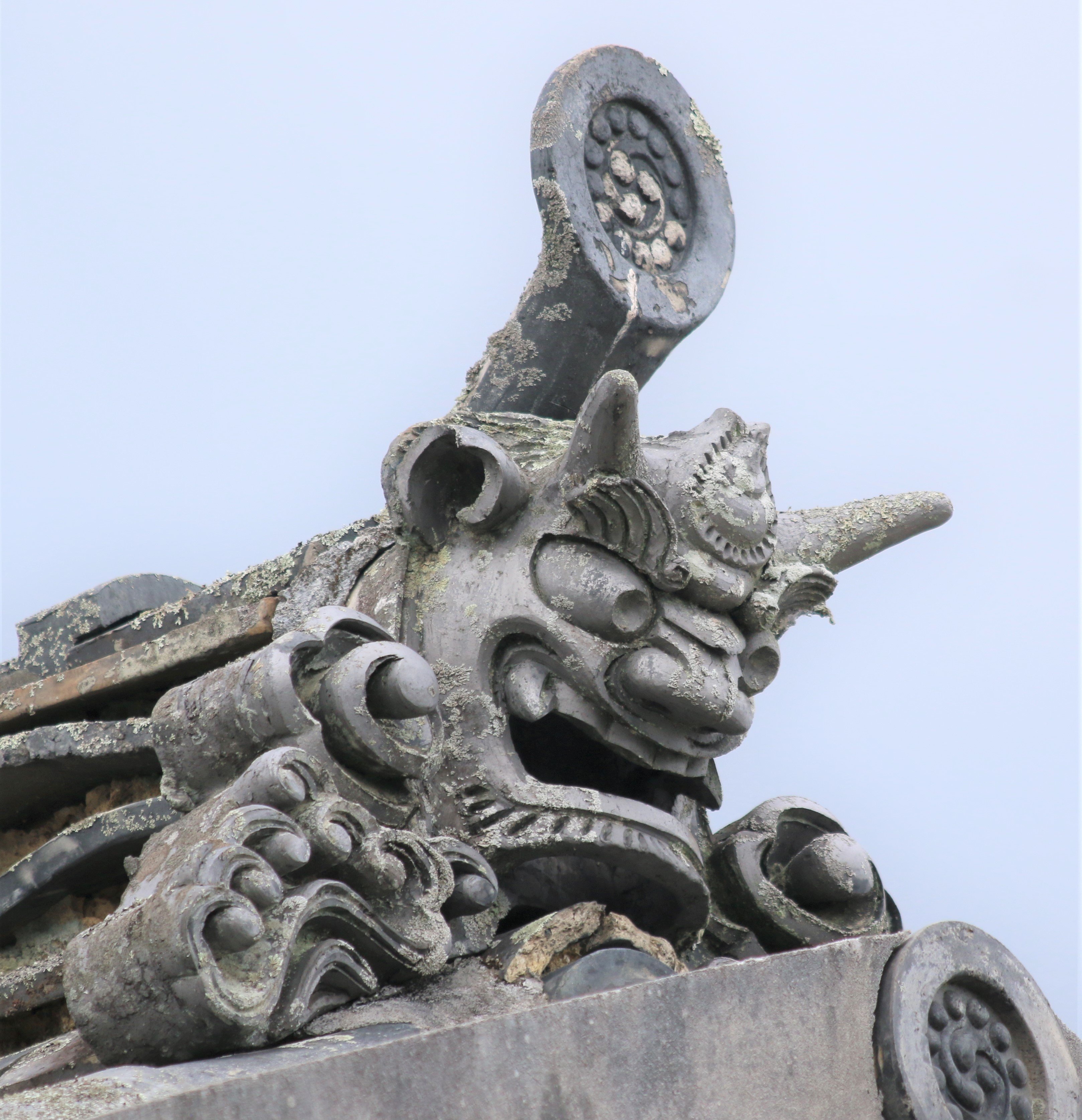 徳島県美馬市「脇町南町重要伝統的建造物群保存地区」の鬼瓦です