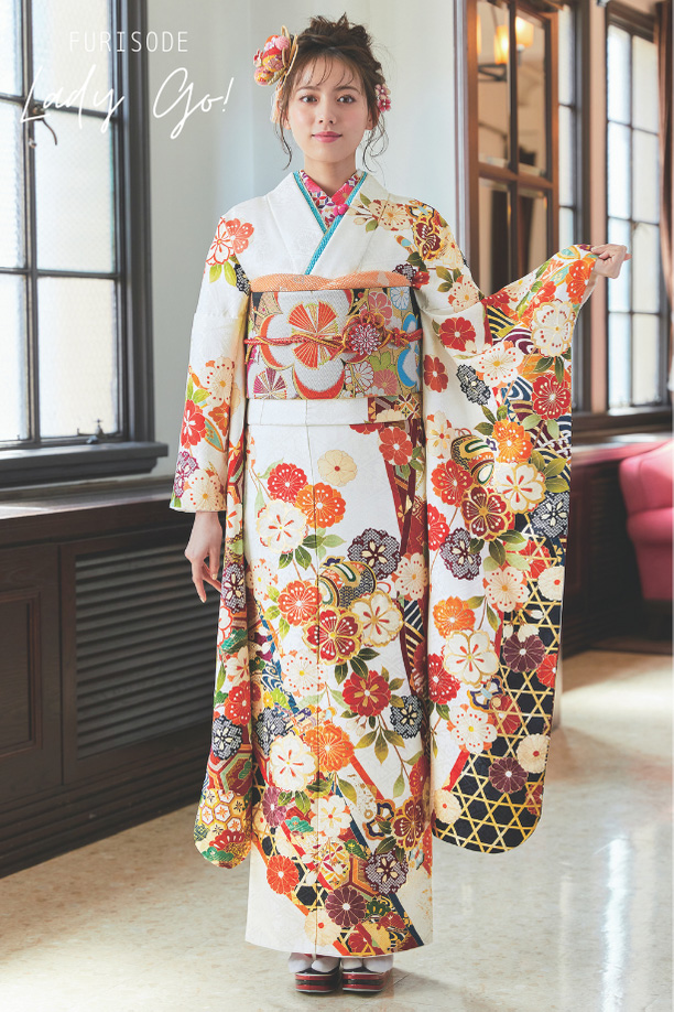 振袖☆正絹☆白☆花柄☆幅広☆裄70.5cm☆成人