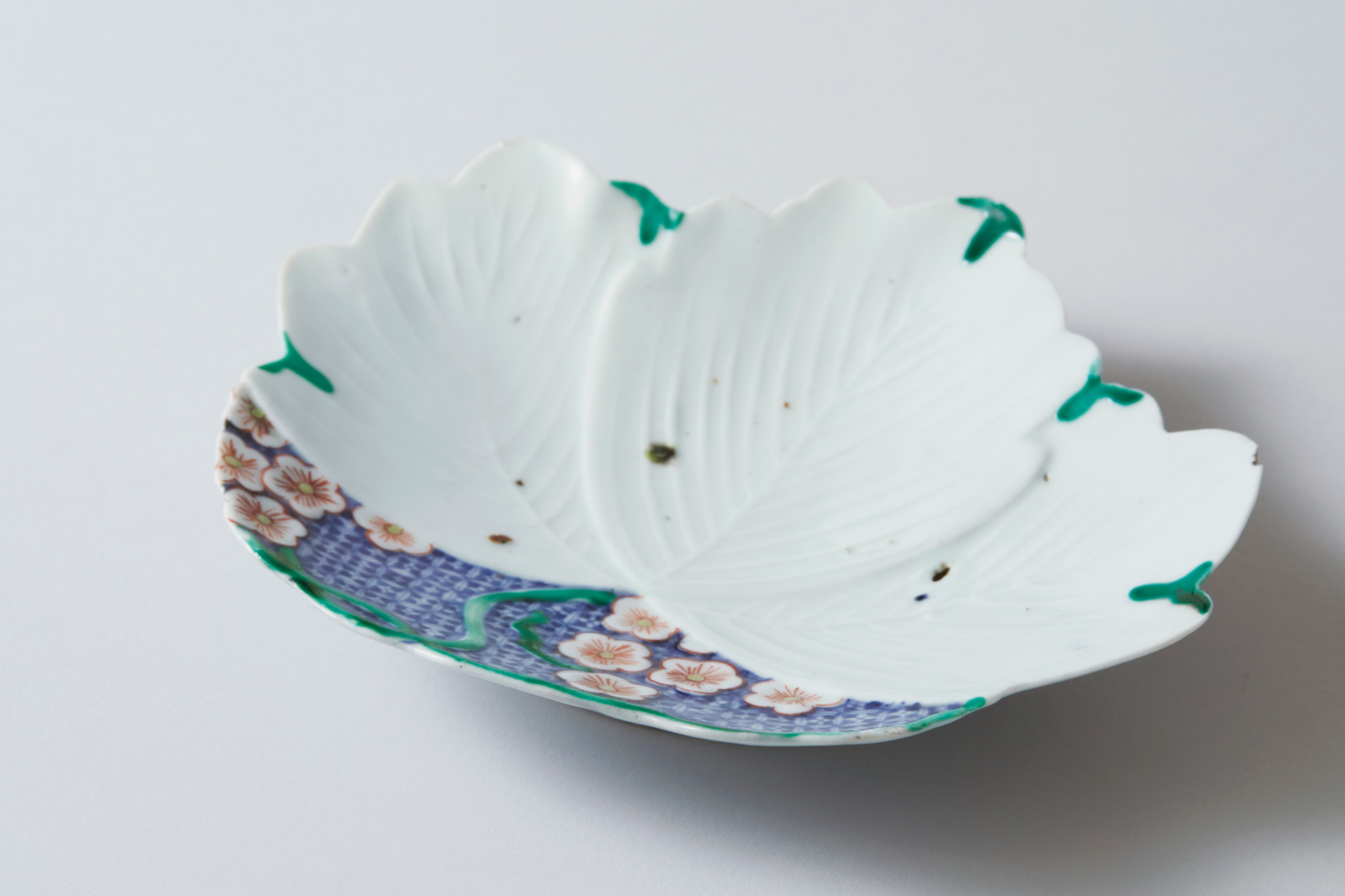 鍋島染付花図平鉢 [B24870] 鍋島染付花図平鉢 [B24870] 鍋島 | 畑萬陶