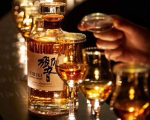 響 ハーモニー ウイスキー サントリー 700mlの通信販売