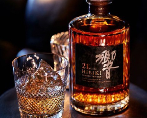 響 ブロッサム ハーモニー 2024 ウイスキー サントリーの通販