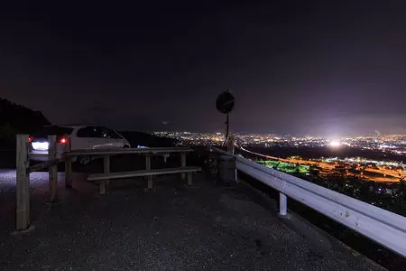 油彩静岡市両替町の雨の夜景 油彩静岡市両替町の雨の夜景