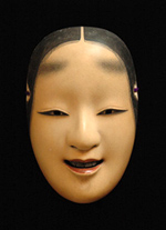 砂丘館・クリップ 吉川花意の能面