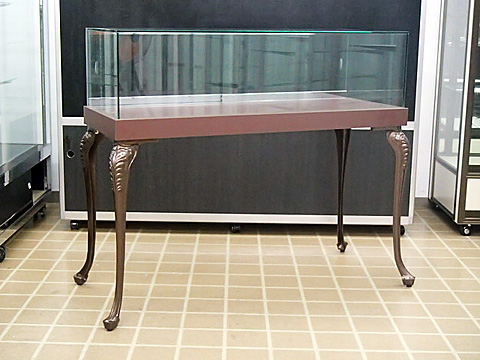 ヨーロッパ調猫脚ケース【ショーケース販売の徳山】