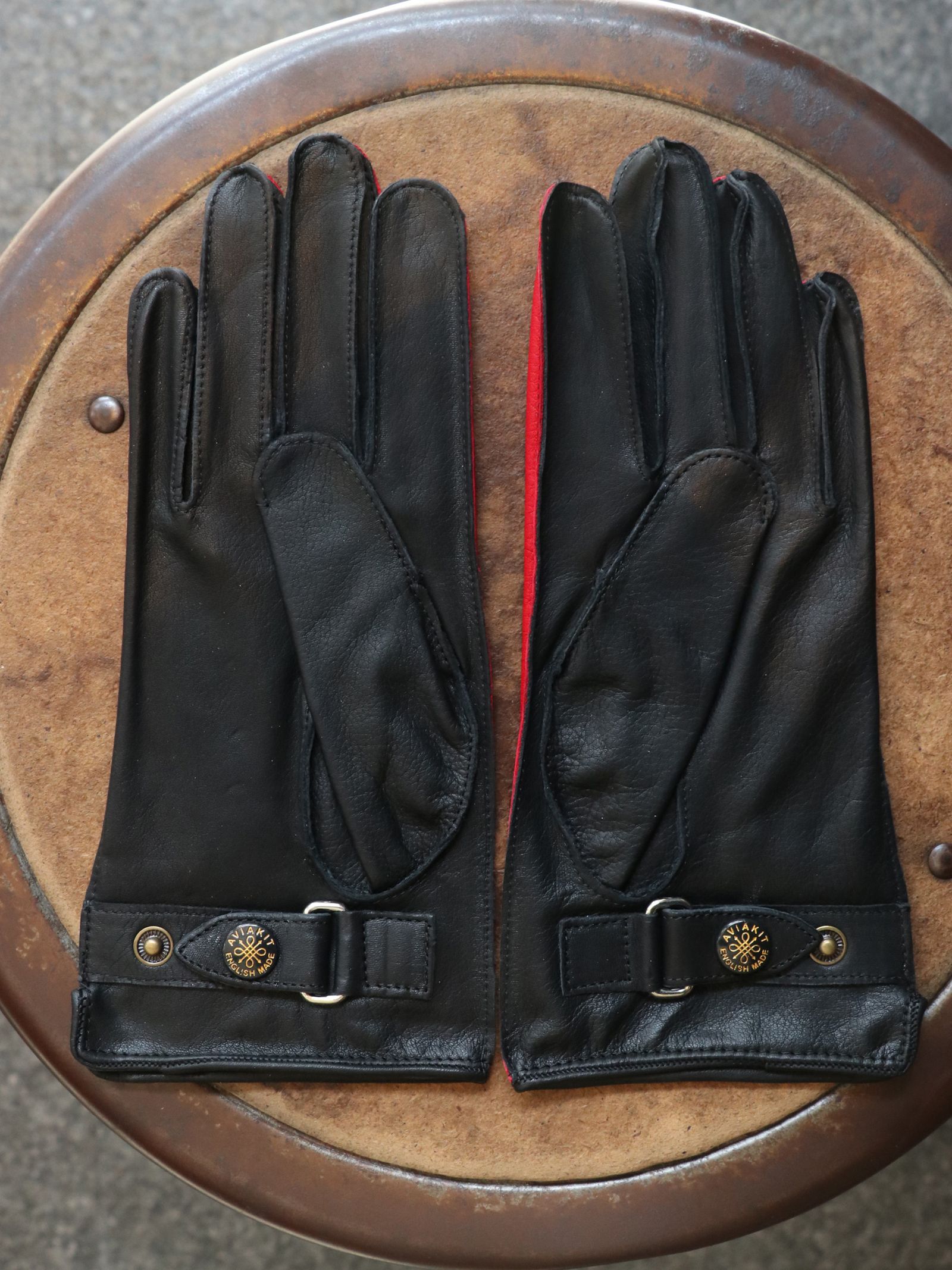 Lewis Leathers - No.810 STRAP GLOVES (RED) | SKANDA