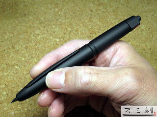 パイロット キャップレスLS万年筆（ラグジュアリー&サイレント）、スミ