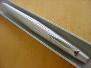 トンボ ズーム2000 サラサが入ってます。 TOMBOW ZOOM2000 - sutero choice