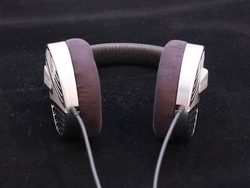 ULTRASONEの開放型ヘッドホン最新モデル「edition12」を山之内正が聴く