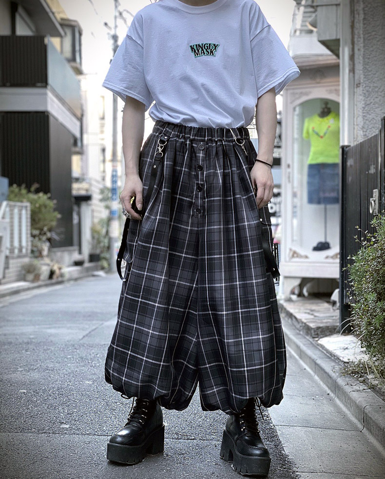 キューン　30thANNIV ロゴたくさんサルエルパンツ　サイズ2 TWワッシャー天竺サルエルパンツ(裏地無し)（タックパンツ）｜KEI
