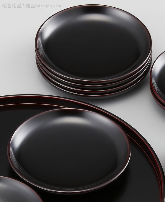 茶托5・銘々皿5とお盆1のセット 溜塗 1組 235,400円（税込） | 輪島塗