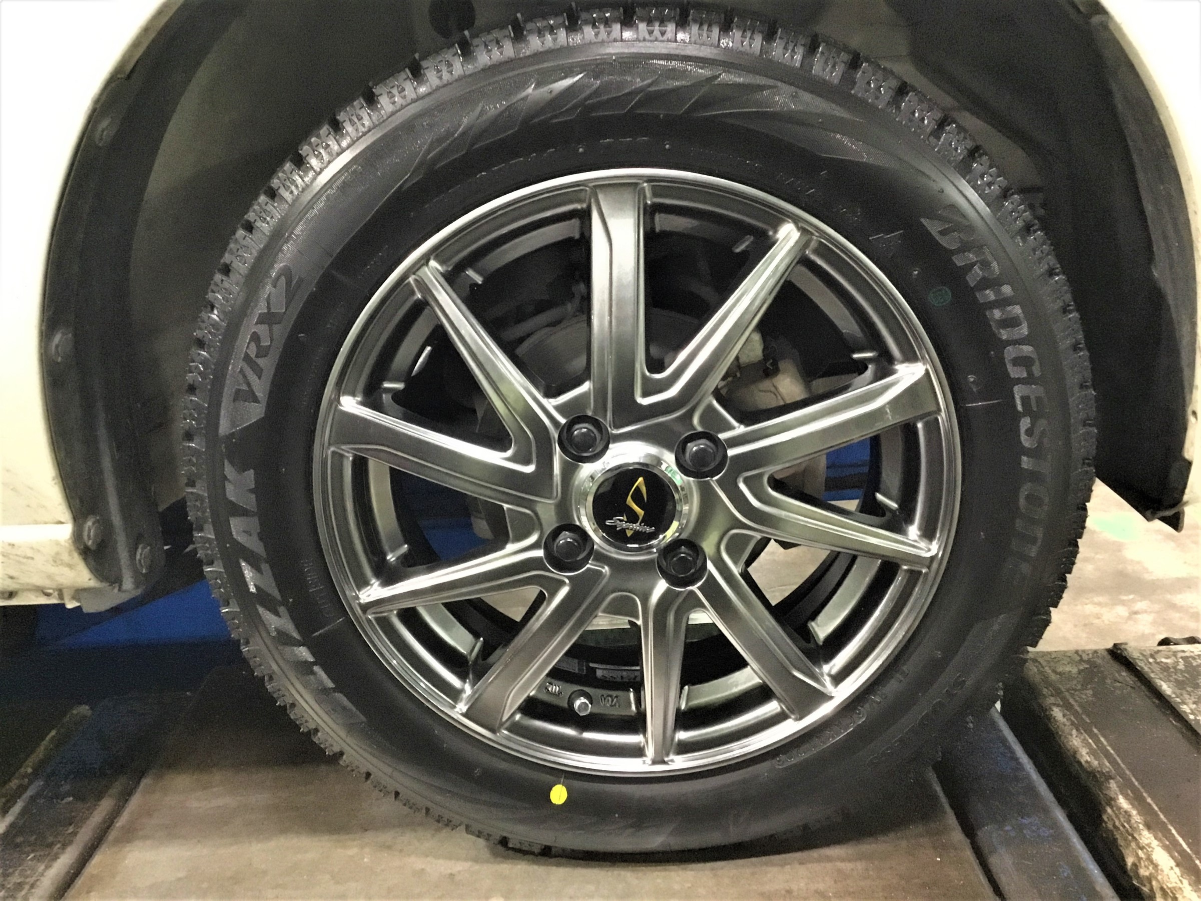 HA36S型アルト、スタッドレスタイヤ＆アルミホイールセット取り付け