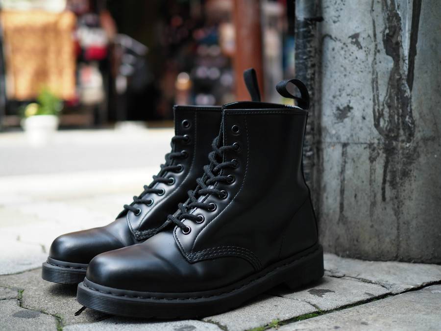 Dr. Martens ブラックレザーブーツ 8ホール Dr. Martens 8ホールブラック