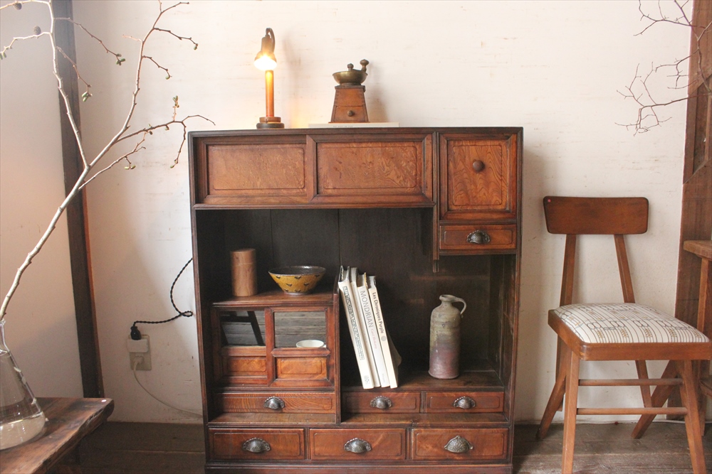 古い木製の引き出し4杯 チェスト 桐箪笥 昭和レトロ 収納 古家具 古民家