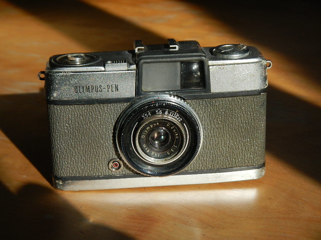 初代 OLYMPUS-PEN を貰う: 東名川崎製作所（仮）