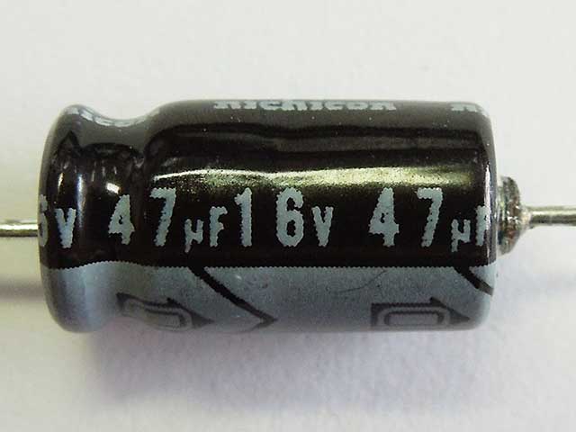 電解コンデンサー 47μF16V105℃ (ニチコンPC): 受動部品 秋月電子通商
