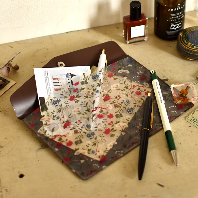 進撃の巨人」エレン、リヴァイたちのモチーフを散りばめた、ボタニカル