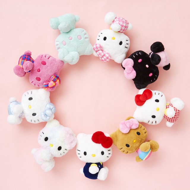 ハローキティ」ぬいぐるみコレクション♪ 全身真っ赤なキティも！ 50th