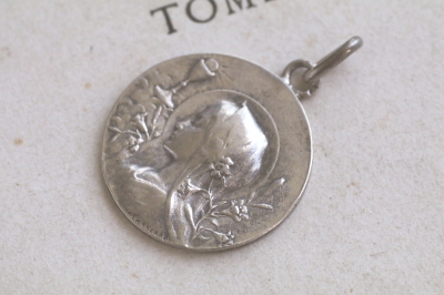 アンティークシルバーメダイ プルミエコミュニオン 初聖体拝領 マリア