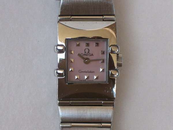 オメガ コンステレーション レディース ピンクシェル文字盤 クアドラ