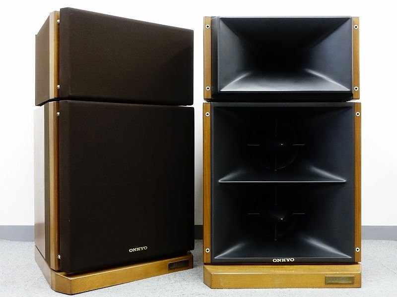 オールホーンスピーカーの名機ですね。ONKYO Grand Scepter GS-1と最