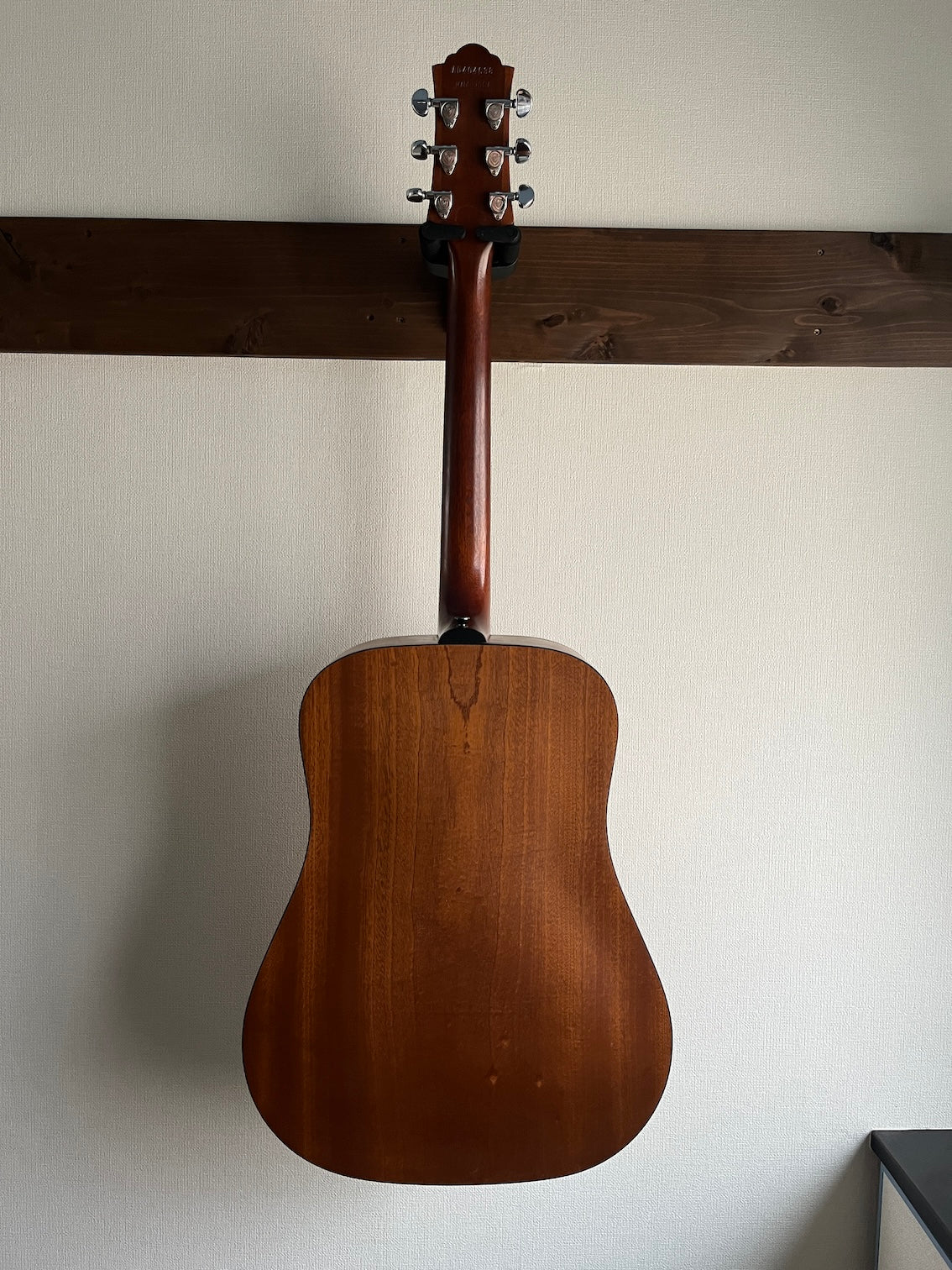 Guild D4-NT-HR 2000 – auldguitars