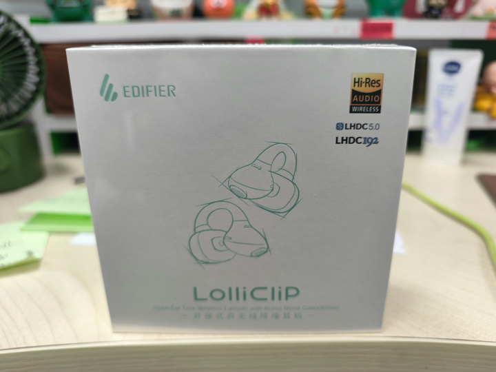 EDIFIER、LHDC5.0対応やANC搭載も特徴とするイヤーカフタイプの