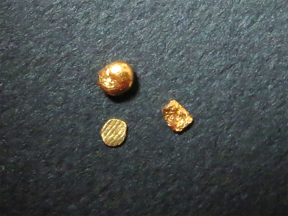 土肥金山 砂金 100粒 土肥金山砂金100粒 【公式通販】