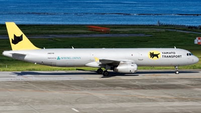 航空機・ヘリコプター Yamato Transport A321P2F JA82YA 航空機