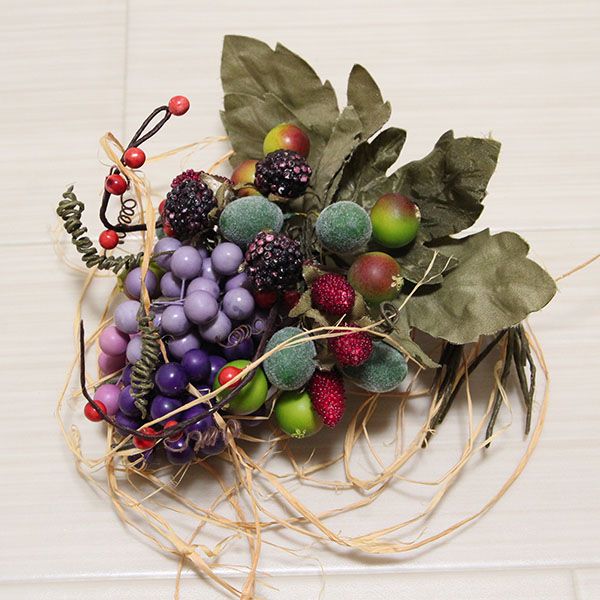 ワンダフルワールド（カネコ イサオ） 葡萄のコサージュ